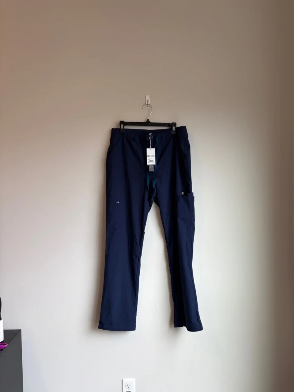 NWT Figs Men's Cairo Cargo Scrub Pant in Navy - M